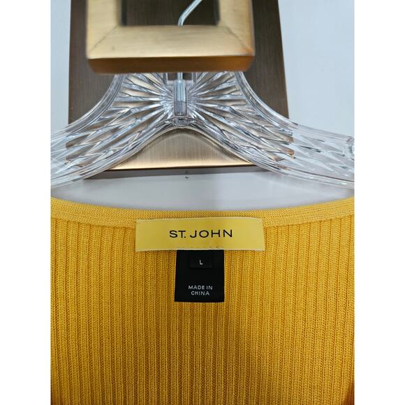 St. John Yellow Label Yellow Wool Silk Blend V-Neck Knit Sweater Size Large - Picture 3 of 10